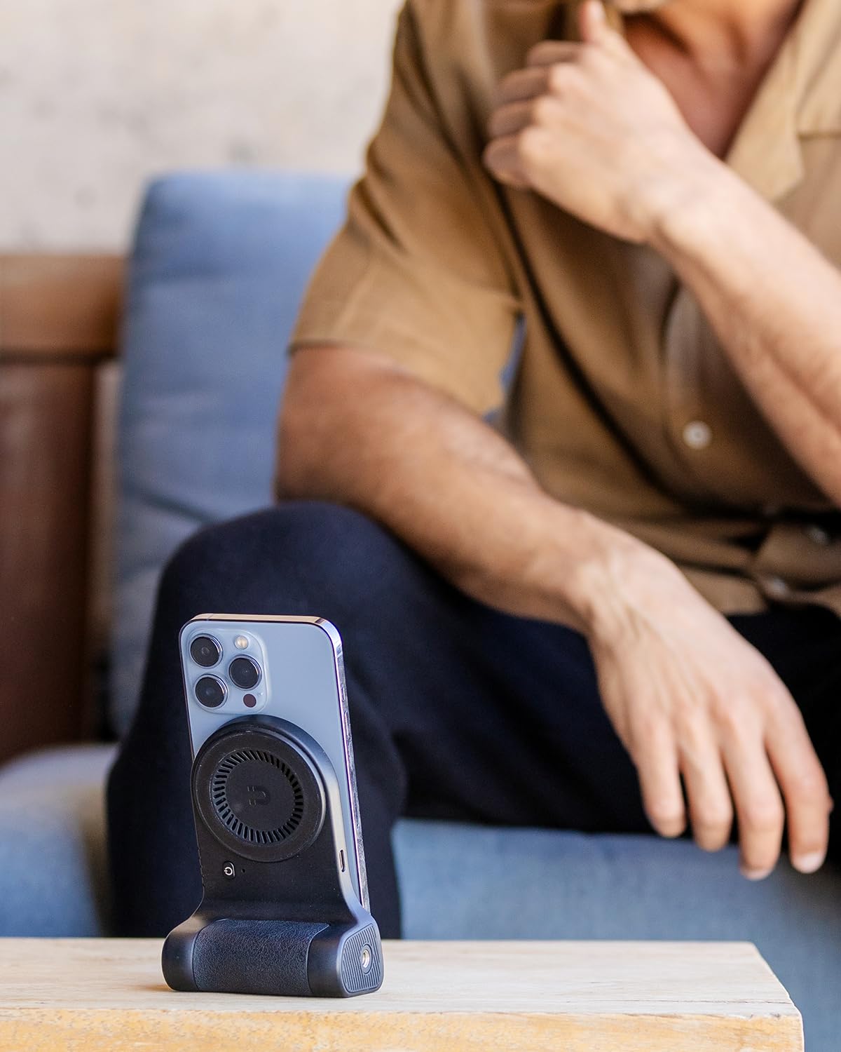 KraftGeek Magnetic Phone Stand Camera Grip for iPhone - KraftGeek Official Imagery - 7
