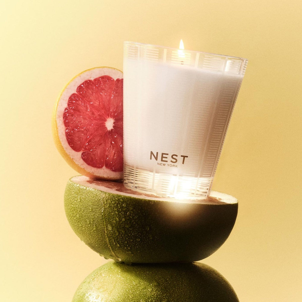 NEST New York Scented Classic Candle Grapefruit - Premium Selection Official Imagery - 4