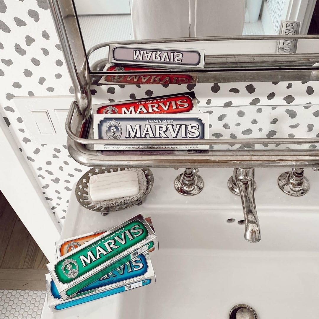 Premium Selection Marvis Whitening Mint Toothpaste – back view and specifications