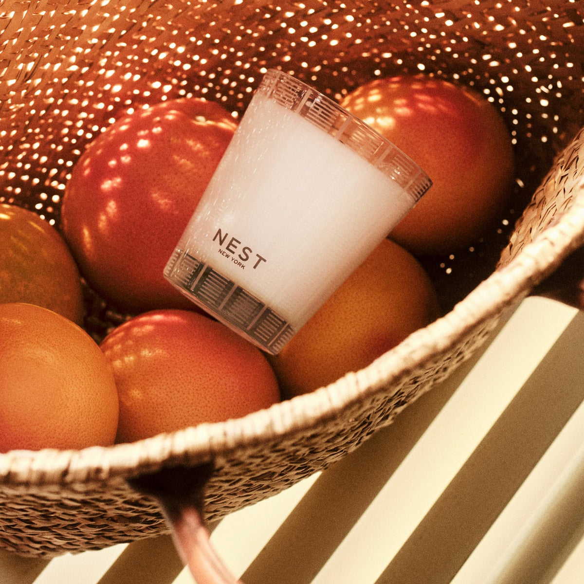 NEST New York Scented Classic Candle Grapefruit - Premium Selection Official Imagery - 6