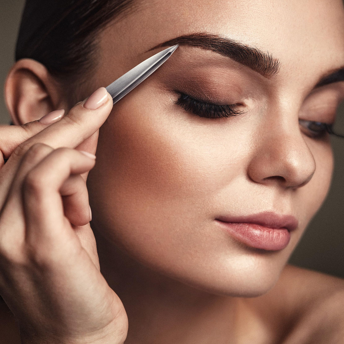 By MILLY Pointed Tweezers – alternate angle