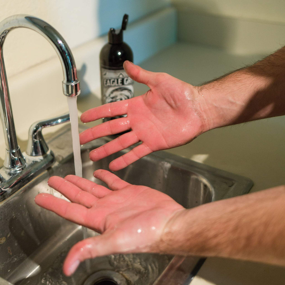Eagle Grit Heavy Duty Industrial Hand Cleaner USA Made - EAGLE GRIT INDUSTRIAL HANDSOAP Official Imagery - 5