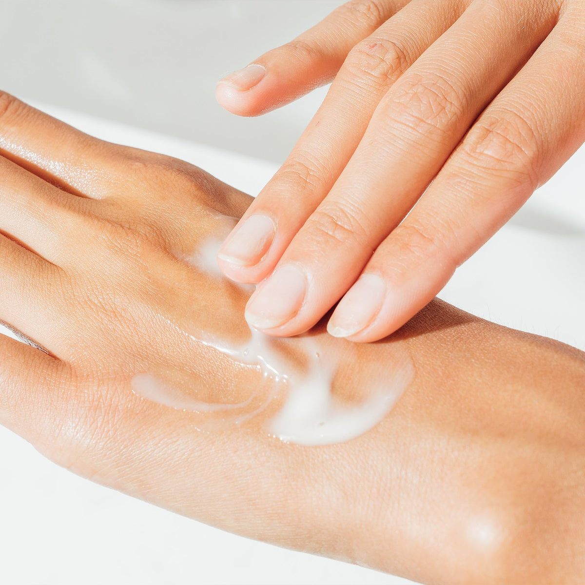 Ursa Major Fortifying Gel Moisturizer - Ursa Major Official Imagery - 6