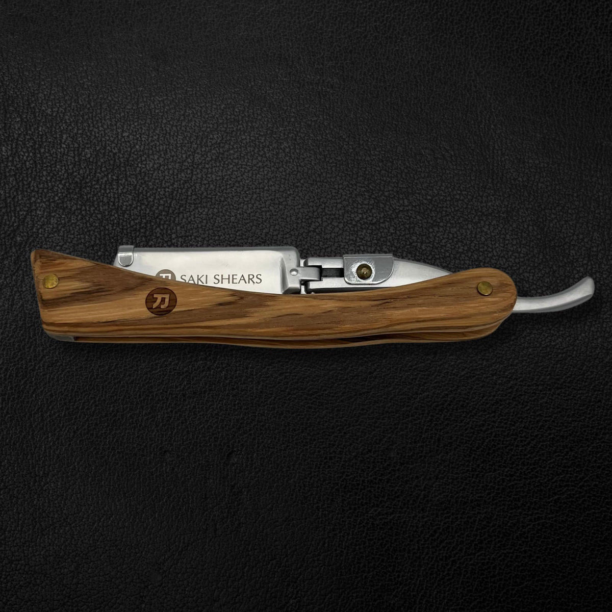 Saki Shears Straight Edge Shaving Razor with Disposable — view 4