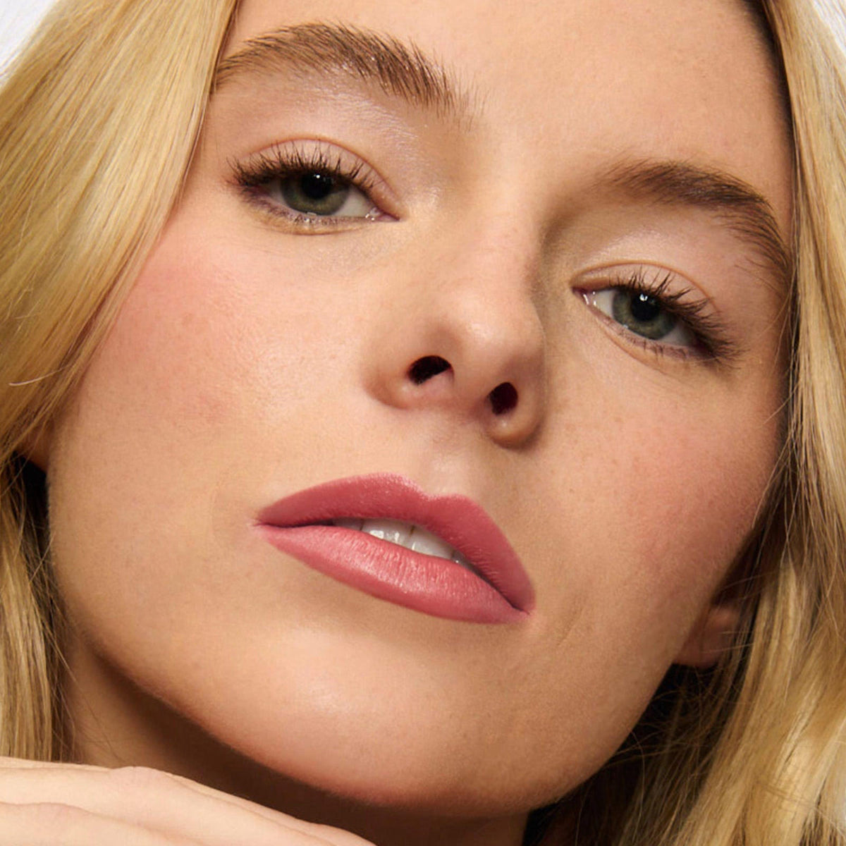 No Makeup Makeup Creme Classic Lipstick Satin Finish Pink 01 — view 8