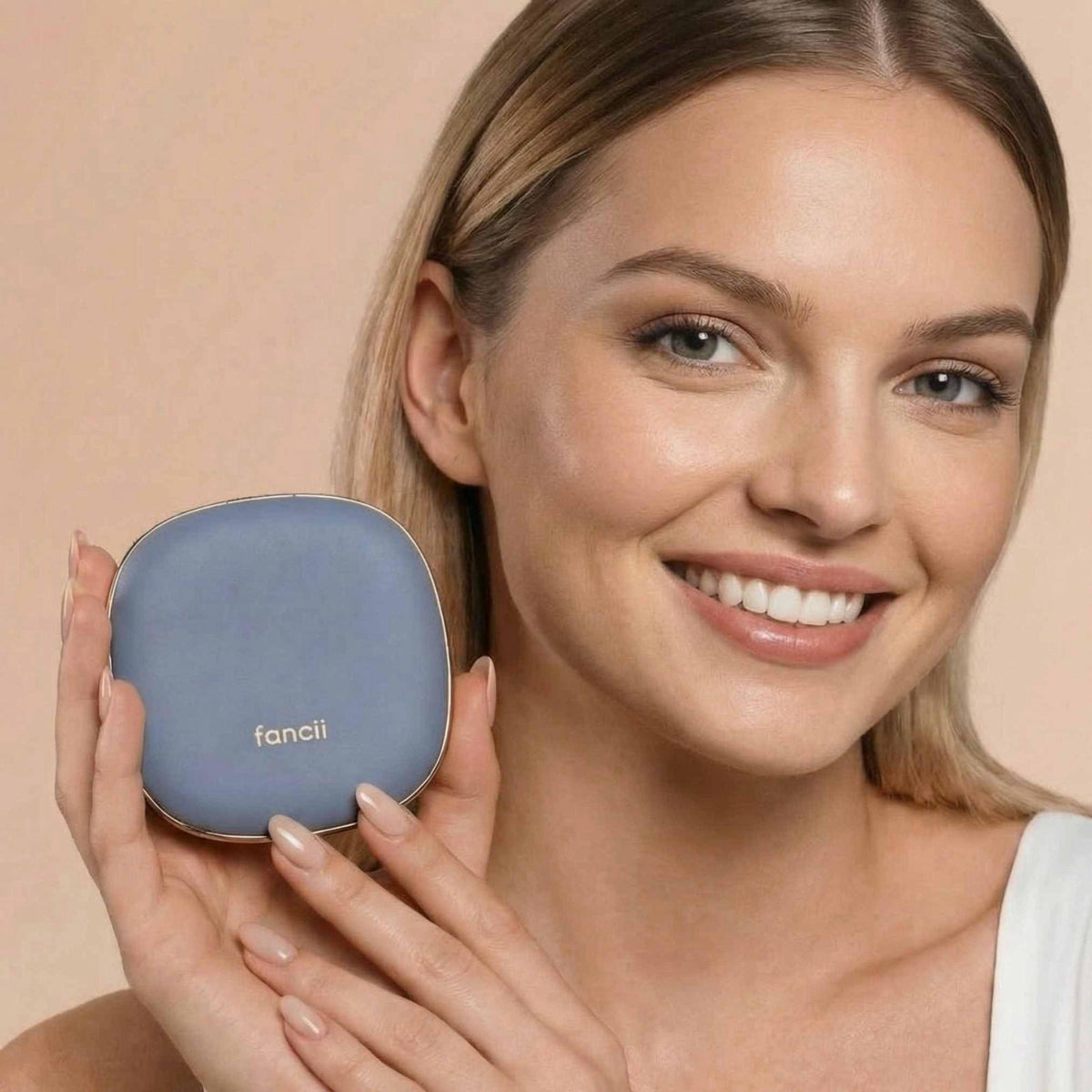 Fancii Mila 2 LED Lighted Compact Makeup Mirror Rechargeable — view 3